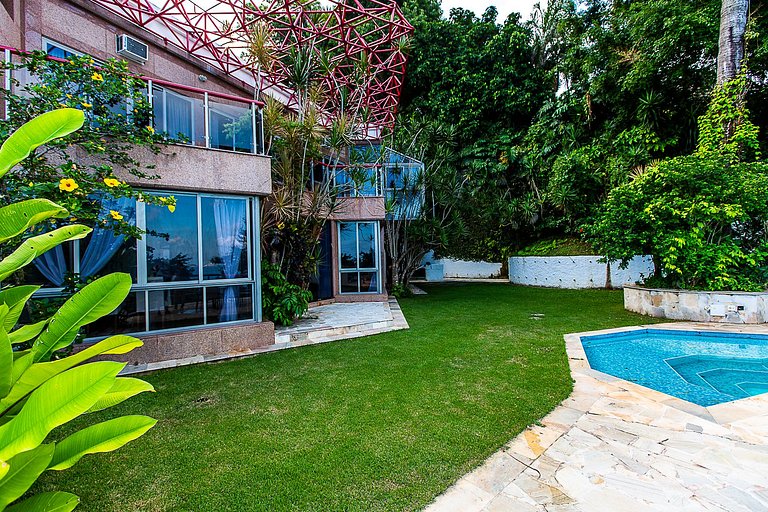 House with sea view in São Conrado