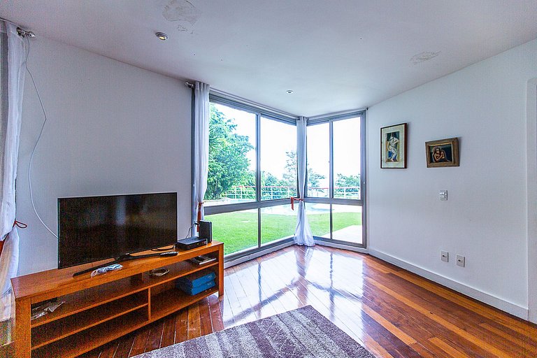 House with sea view in São Conrado