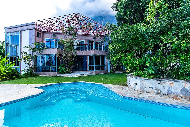 House with sea view in São Conrado