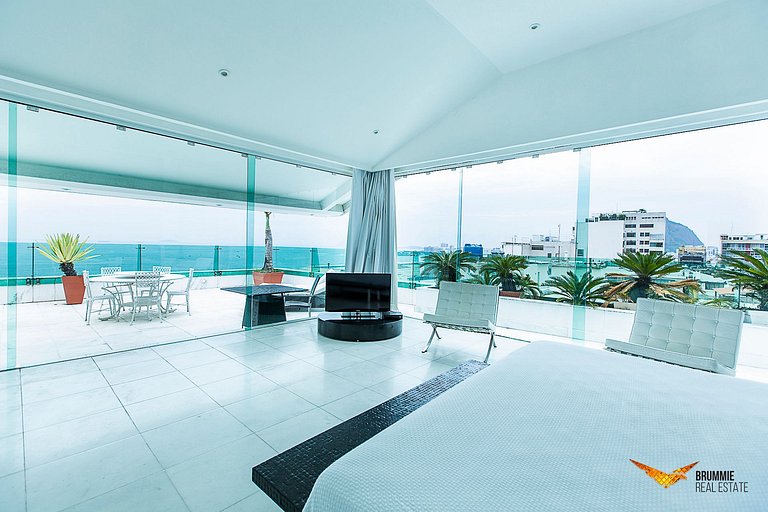 Spacious Penthouse in Copacabana