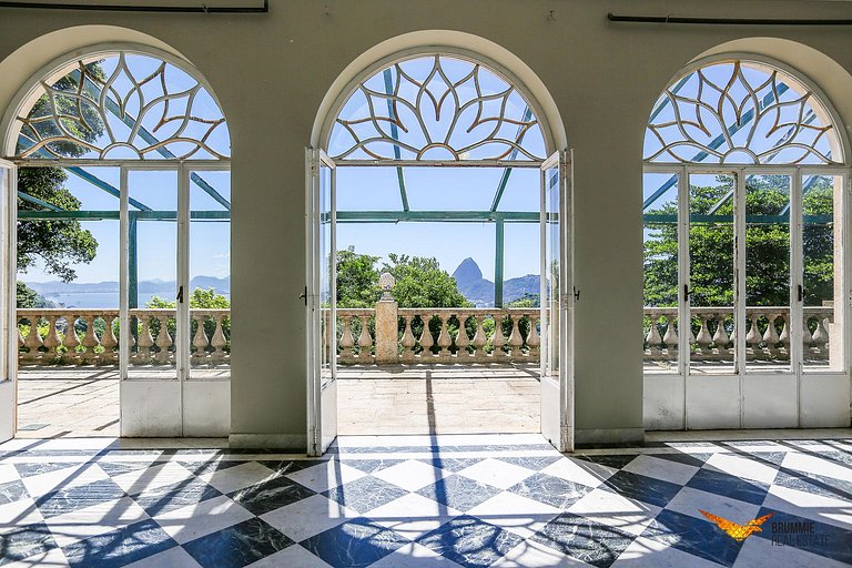 Enorme Mansão em Santa Teresa Rj