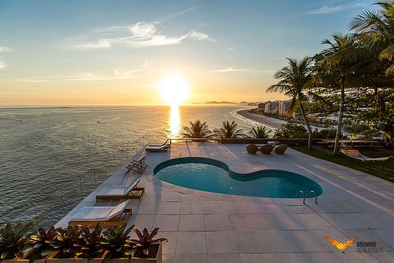 Contemporary Elegance and Unforgettable Views in Joatinga