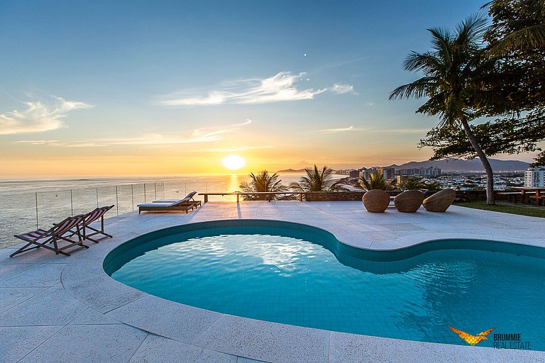 Contemporary Elegance and Unforgettable Views in Joatinga