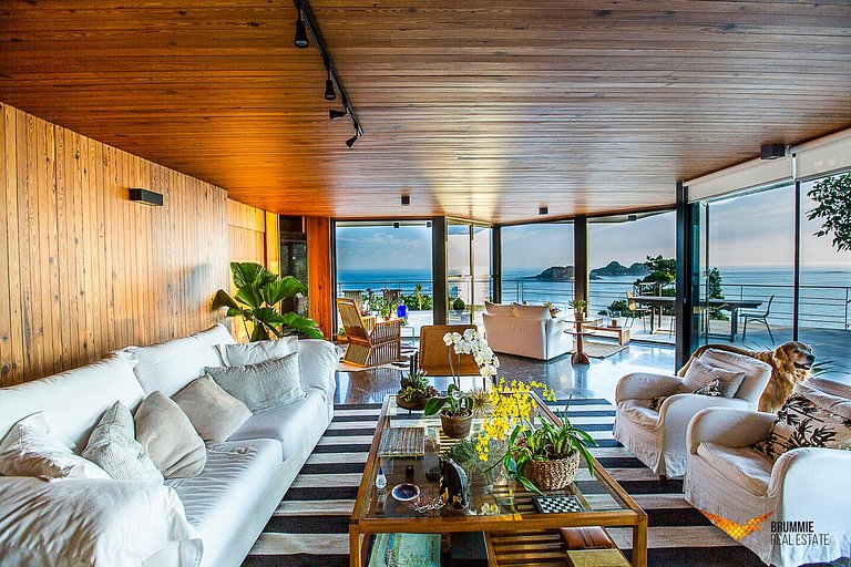 Elegância Contemporânea e Vista Inesquecível no Joatinga