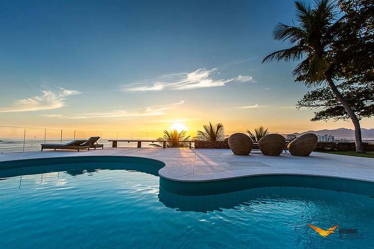 Elegancia contemporánea y vistas inolvidables en Joatinga