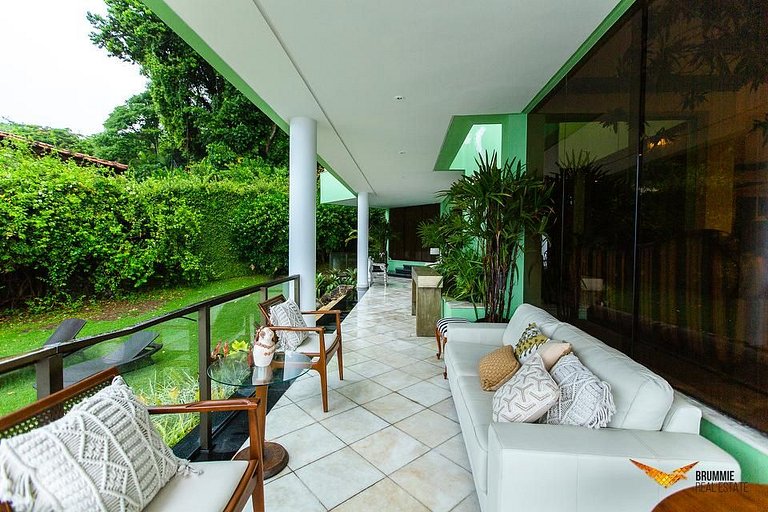 Casa na Joatinga com área de lazer e vista deslumbrante