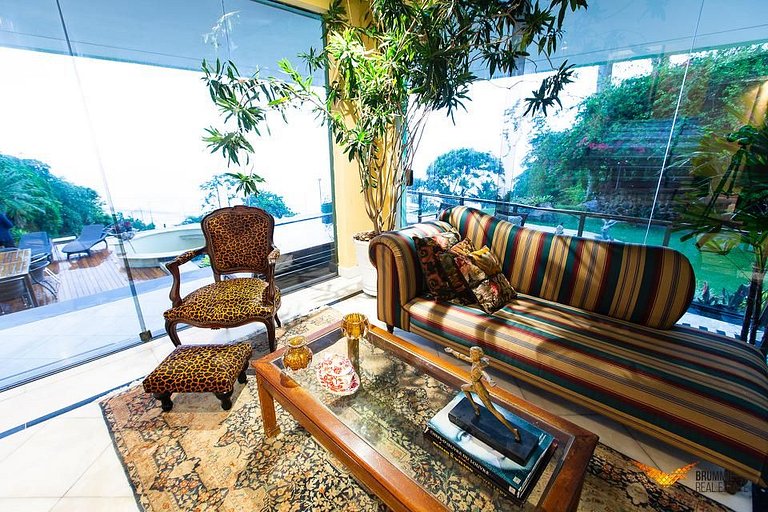 Casa na Joatinga com área de lazer e vista deslumbrante