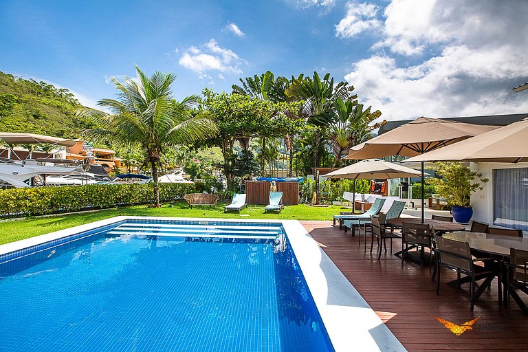 Beautiful House at Villa Frade Angra