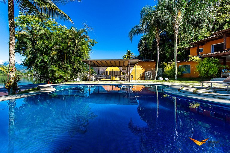 Amazing Mansion in Angra with a Private Beach
