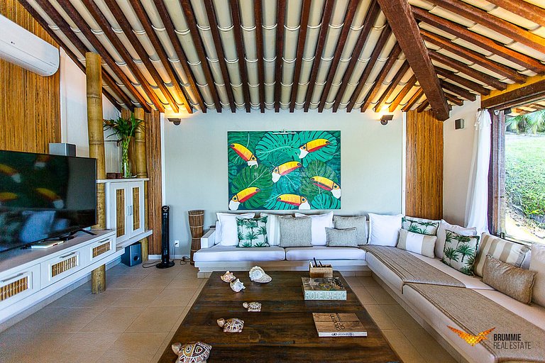 Impresionante mansión en Angra con playa privada