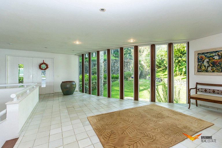 Stunning Seaside Villa in Angra dos Reis