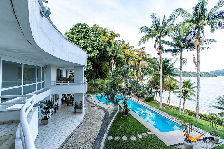 Stunning Seaside Villa in Angra dos Reis