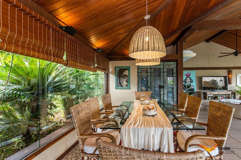 Magnificent Beachfront Mansion in Búzios