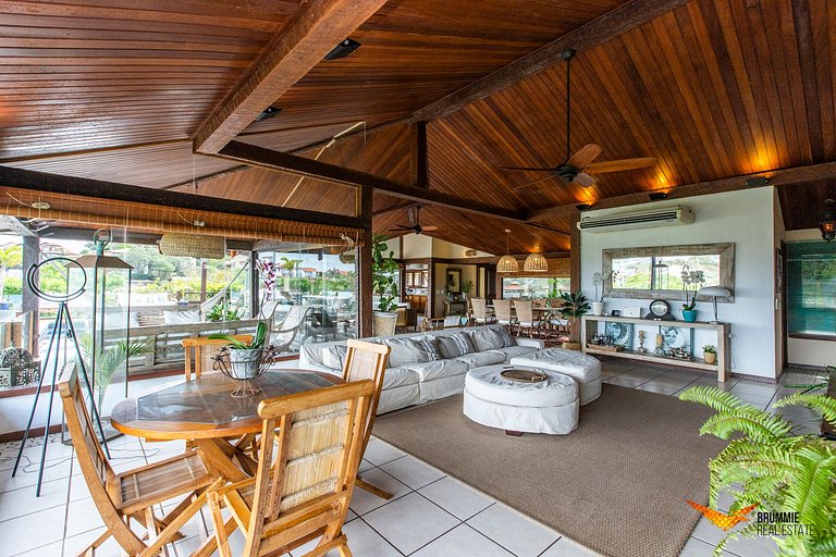 Magnificent Beachfront Mansion in Búzios