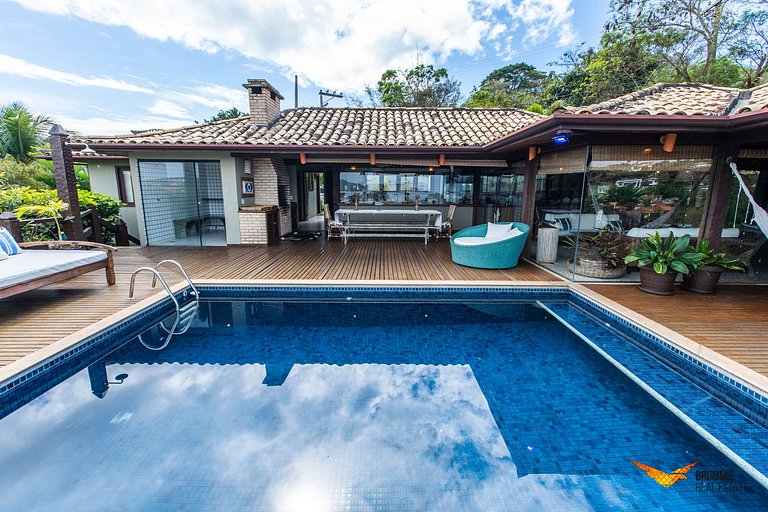 Magnífica Mansão na Beira-mar em Búzios