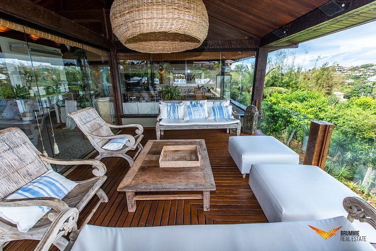 Magnífica Mansão na Beira-mar em Búzios
