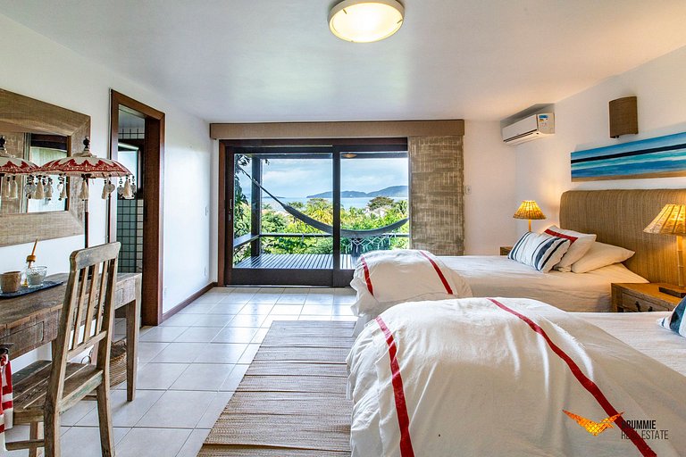 Magnífica Mansão na Beira-mar em Búzios