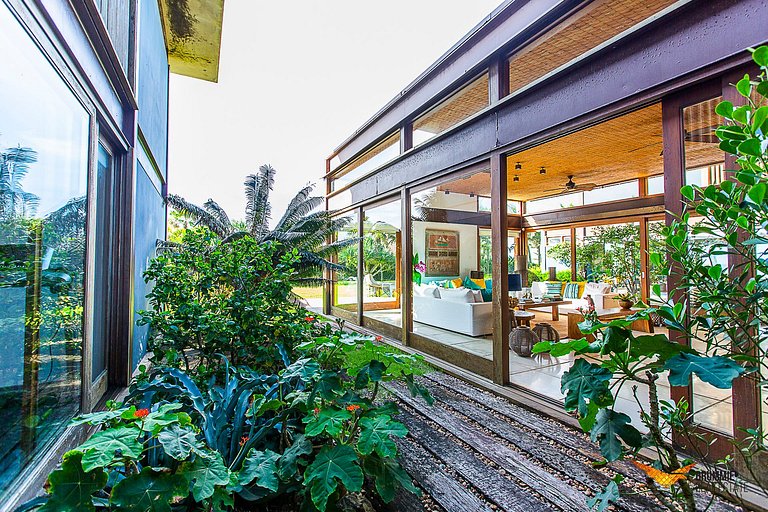 Tropical Beachfront Retreat in Búzios