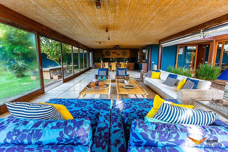 Tropical Beachfront Retreat in Búzios