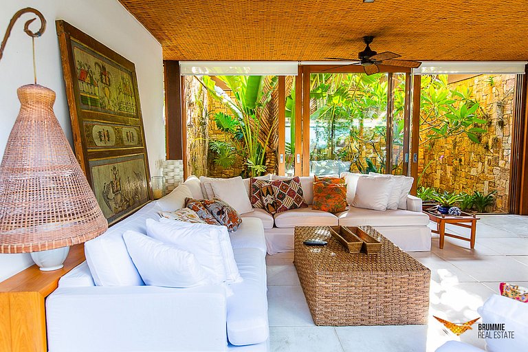 Tropical Beachfront Retreat in Búzios