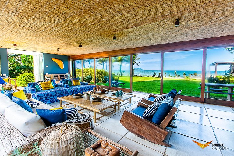Tropical Beachfront Retreat in Búzios