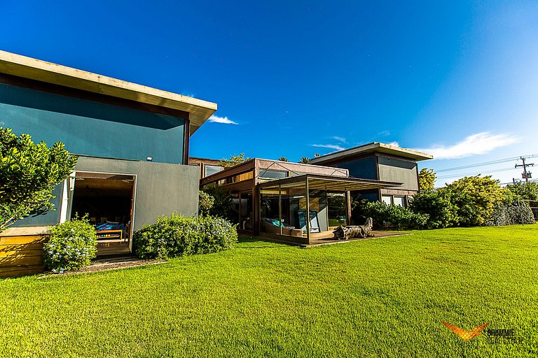 Tropical Beachfront Retreat in Búzios