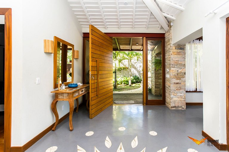 Incrível Casa em Búzios com Vista Linda