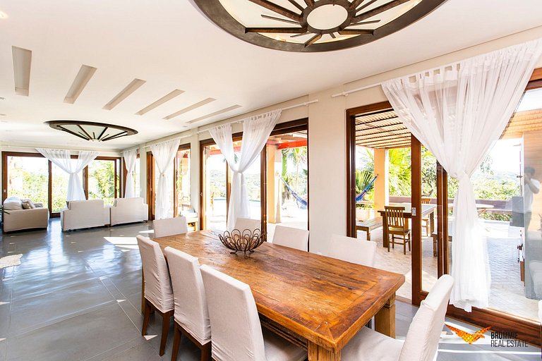 Incrível Casa em Búzios com Vista Linda
