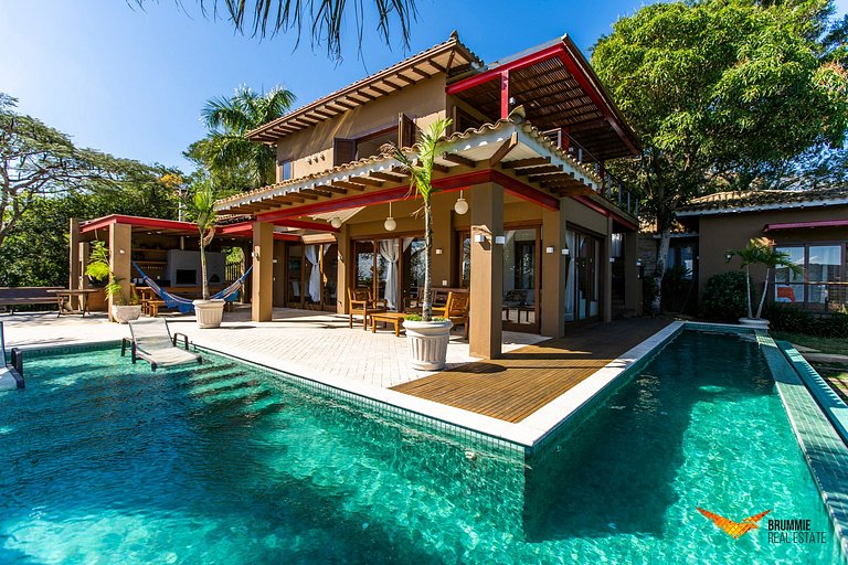 Incrível Casa em Búzios com Vista Linda