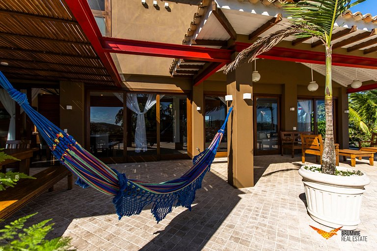 Incrível Casa em Búzios com Vista Linda
