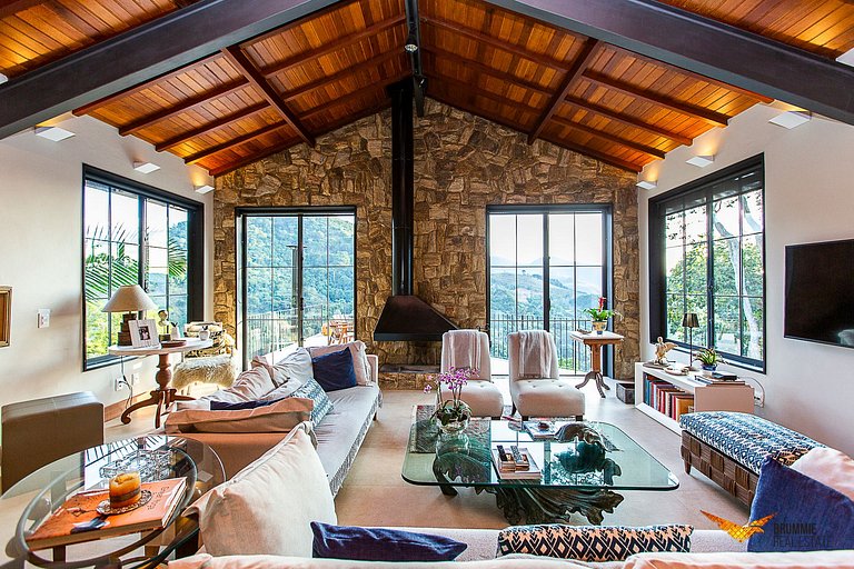 Villa in the mountains with stunning views