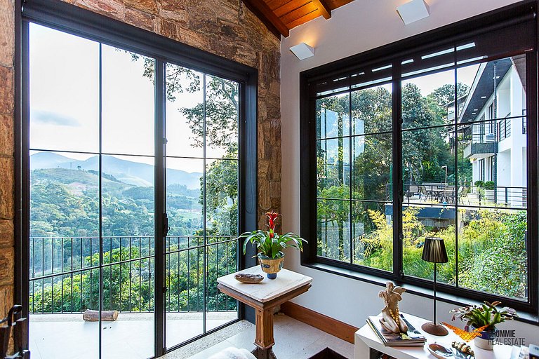 Villa in the mountains with stunning views