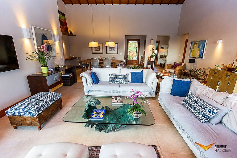 Villa in the mountains with stunning views
