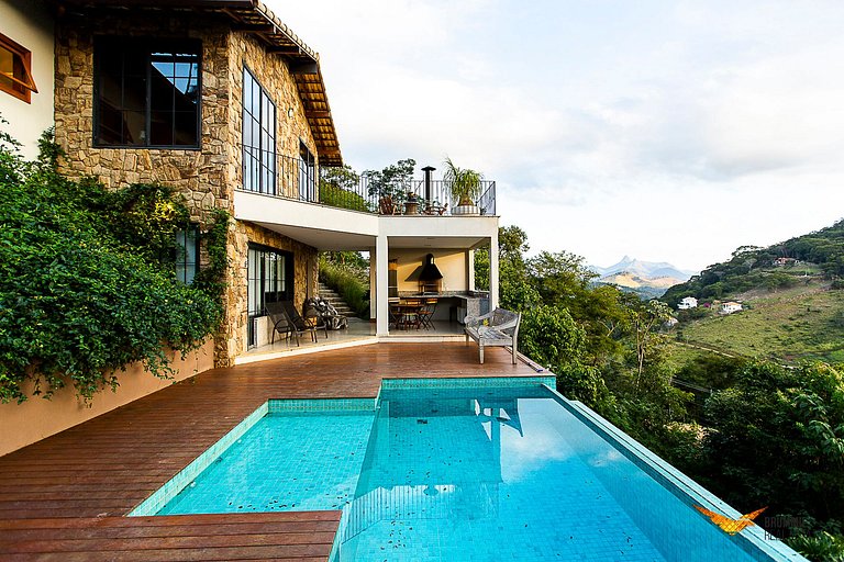 Villa in the mountains with stunning views
