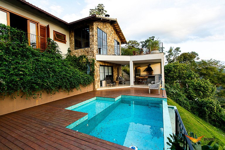 Vila na Serra com vistas deslumbrantes
