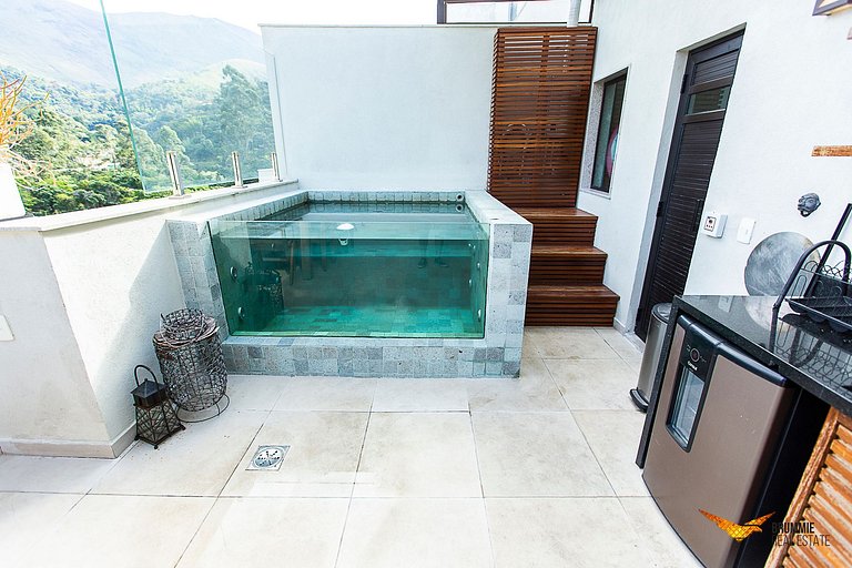 Duplex Penthouse in the Center of Itaipava