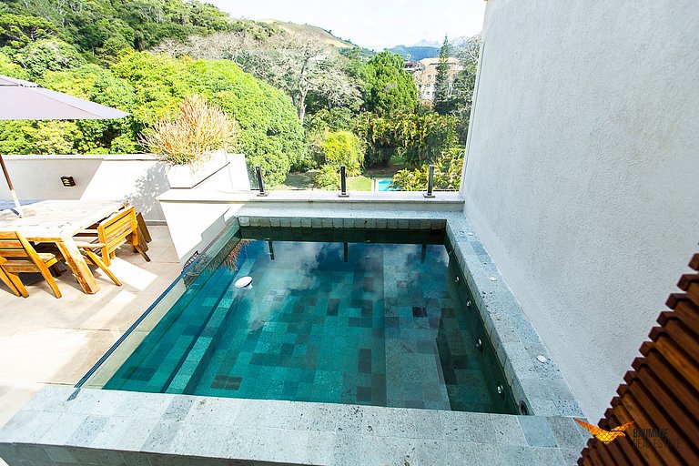 Duplex Penthouse in the Center of Itaipava