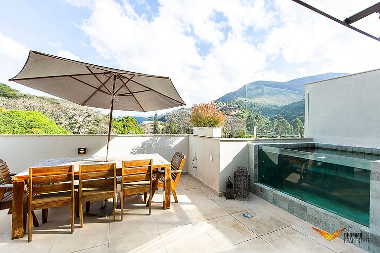 Duplex Penthouse in the Center of Itaipava