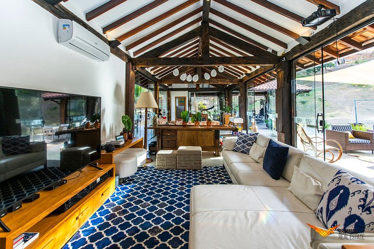 Paradise Ranch in the Mountains