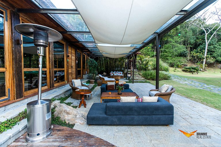 Extraordinary Property in Petropolis