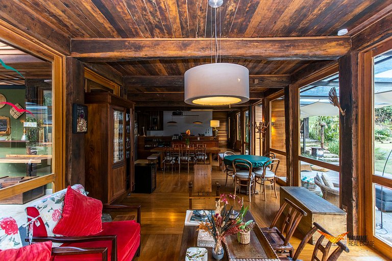 Extraordinary Property in Petropolis
