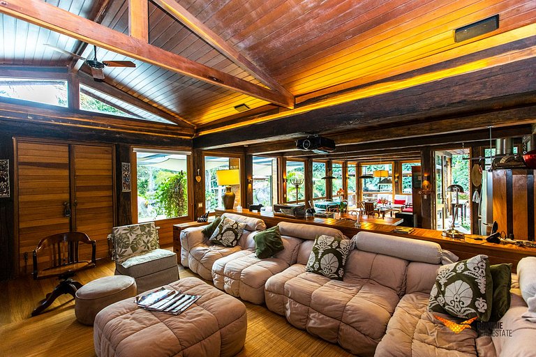 Extraordinary Property in Petropolis
