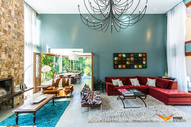 A Natural Retreat with Charm and Comfort