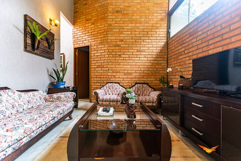 Casa com Piscina em Petrópolis