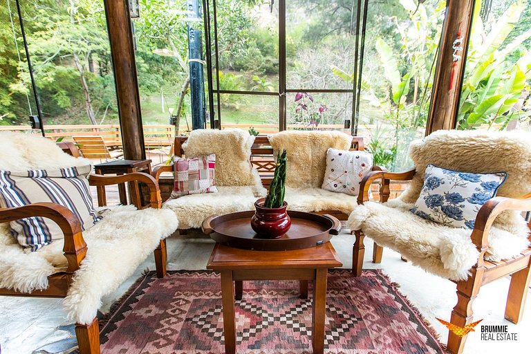 Casa com Piscina em Petrópolis