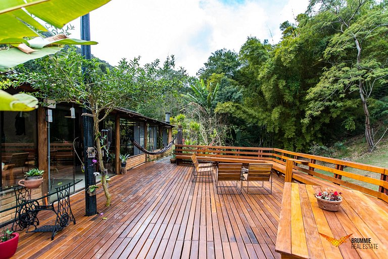 Casa com Piscina em Petrópolis