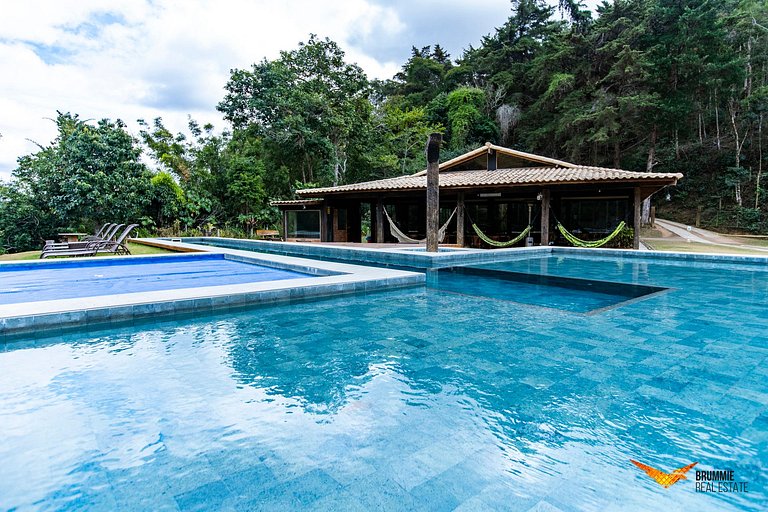 Casa com Piscina em Petrópolis