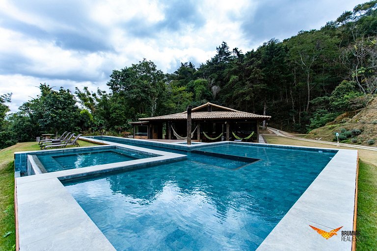 Casa com Piscina em Petrópolis