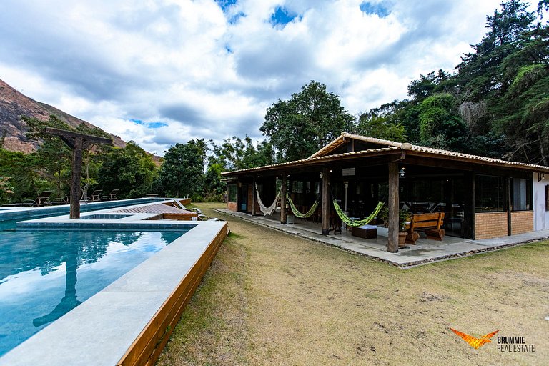 Casa com Piscina em Petrópolis