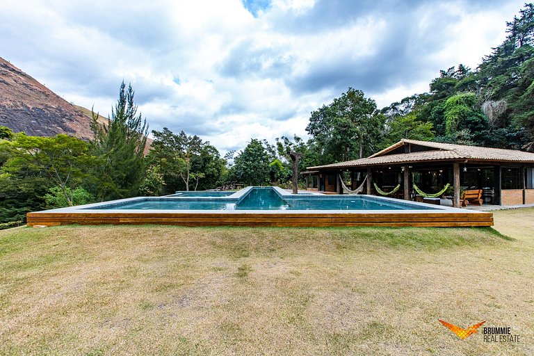 Casa com Piscina em Petrópolis